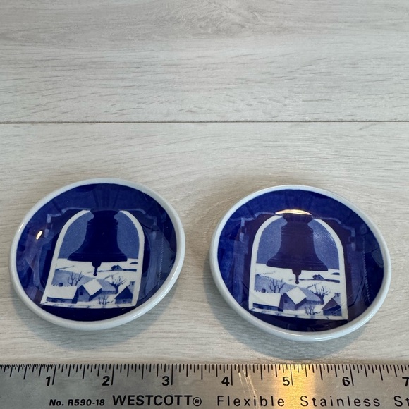 Royal Copenhagen Blue and White Earthenware Miniature 2010 Tourist Plaquettes - Picture 2 of 5